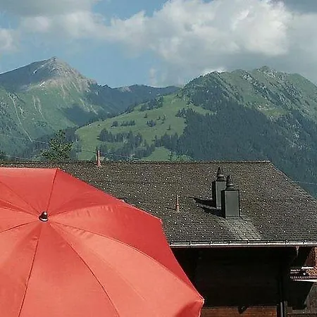Апартаменты Saanen Sleeps 6 Wifi